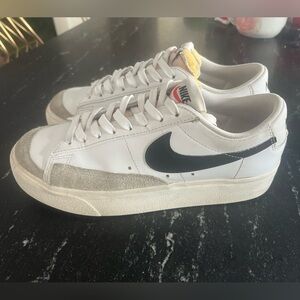 Nike Blazers Low ‘77 women’s 8